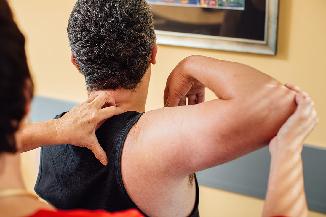 Hausarzt Ampfing - Feige - Leistungen - Chirotherapie in unserer Praxis